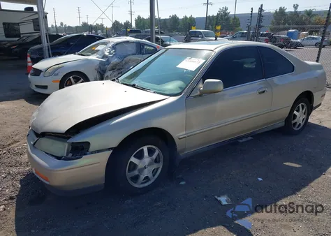 1995 Honda Accord Ex z USA, uszkodzony, nr VIN 1HGCD7265SA000098